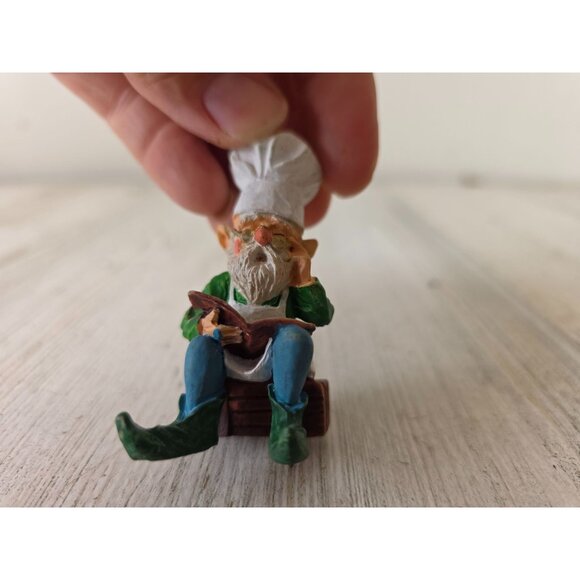 Vintage elf reading Santa Baker baking figurine village Xmas decor - Picture 6 of 7